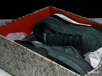 Hyperoad x Air” Air 4 Sylvester RM “Bike Nigel Jordan RM 0617